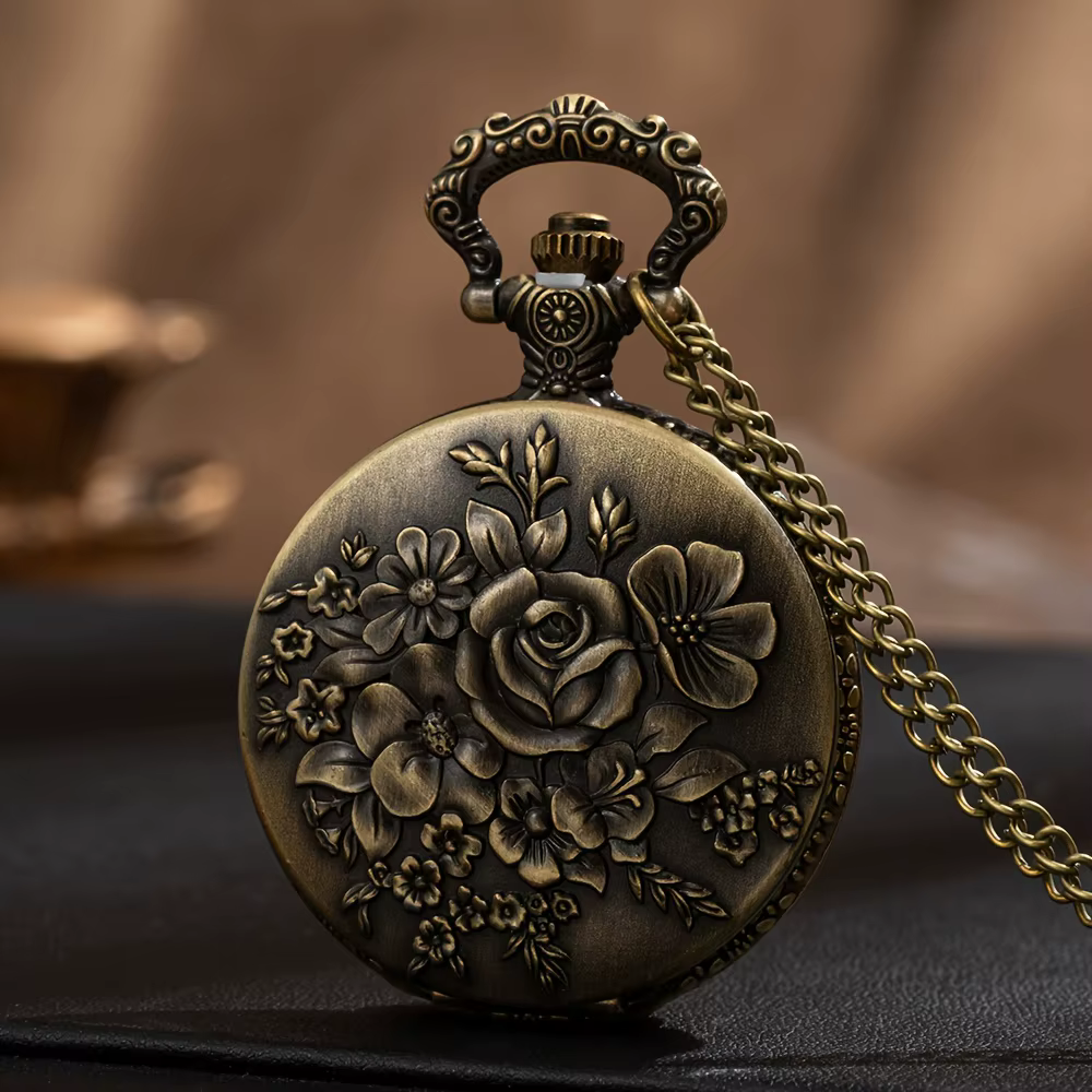 Montre de poche vintage en bronze à motif floral sculpté, avec chaîne de collier, montre de poche à
