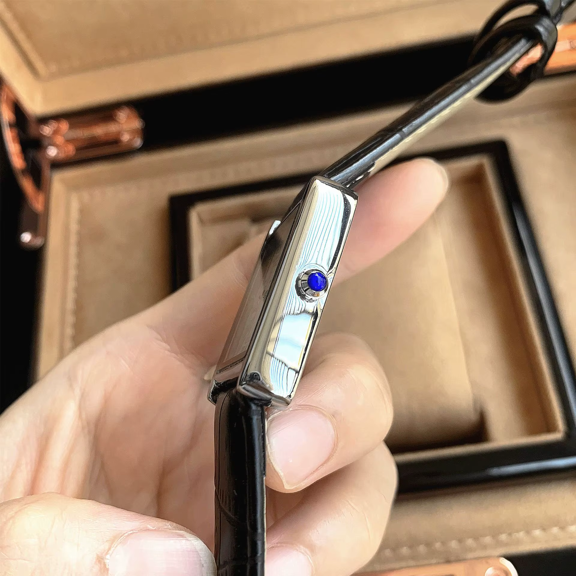 UTHAI hommes montre affaires lumière marque de luxe carré classique calendrier étanche ceinture mâle