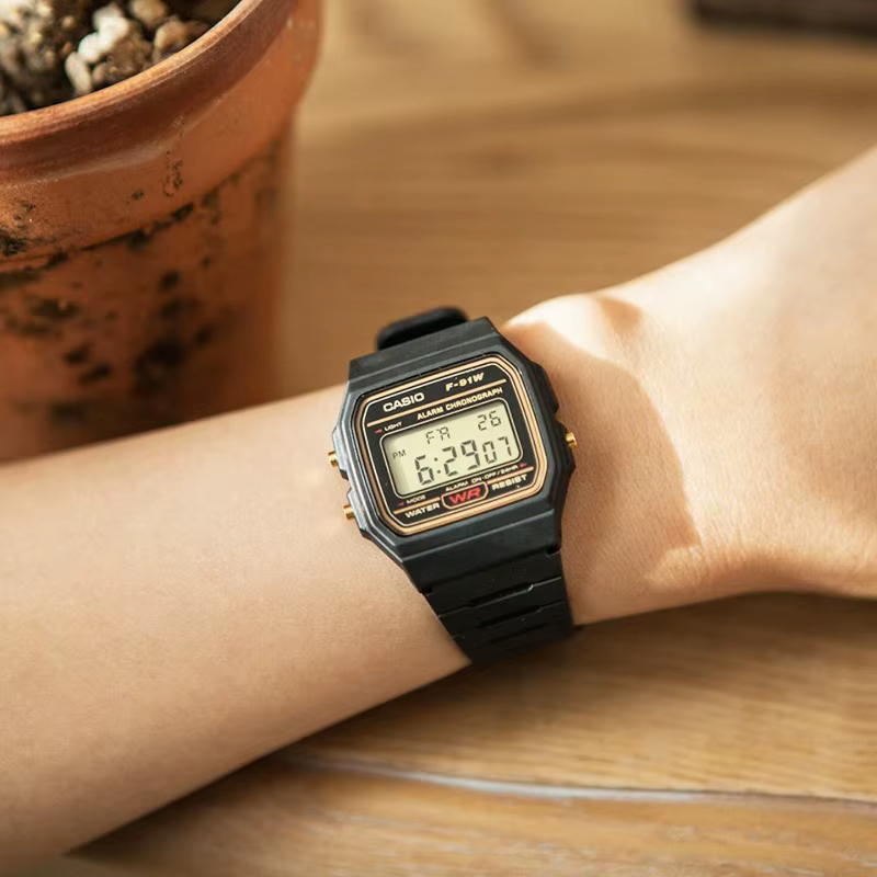 Montre à quartz étanche Casio F91W, série tendance, simple, rétro, petit écran LCD carré, polyvalent
