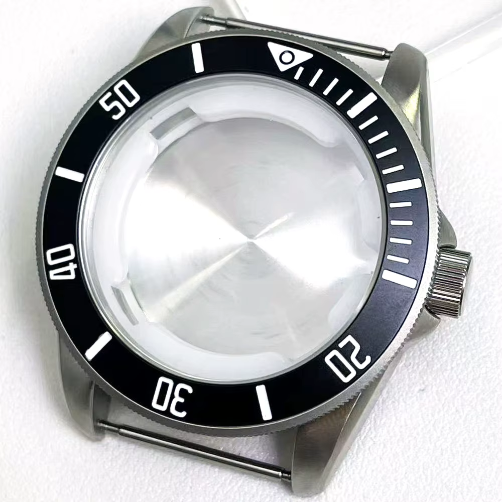 Boîtier de montre de plongée 42,5 mm NH35 8215 compatible avec cadran de 30,8 mm pour Tudor Pelagos 