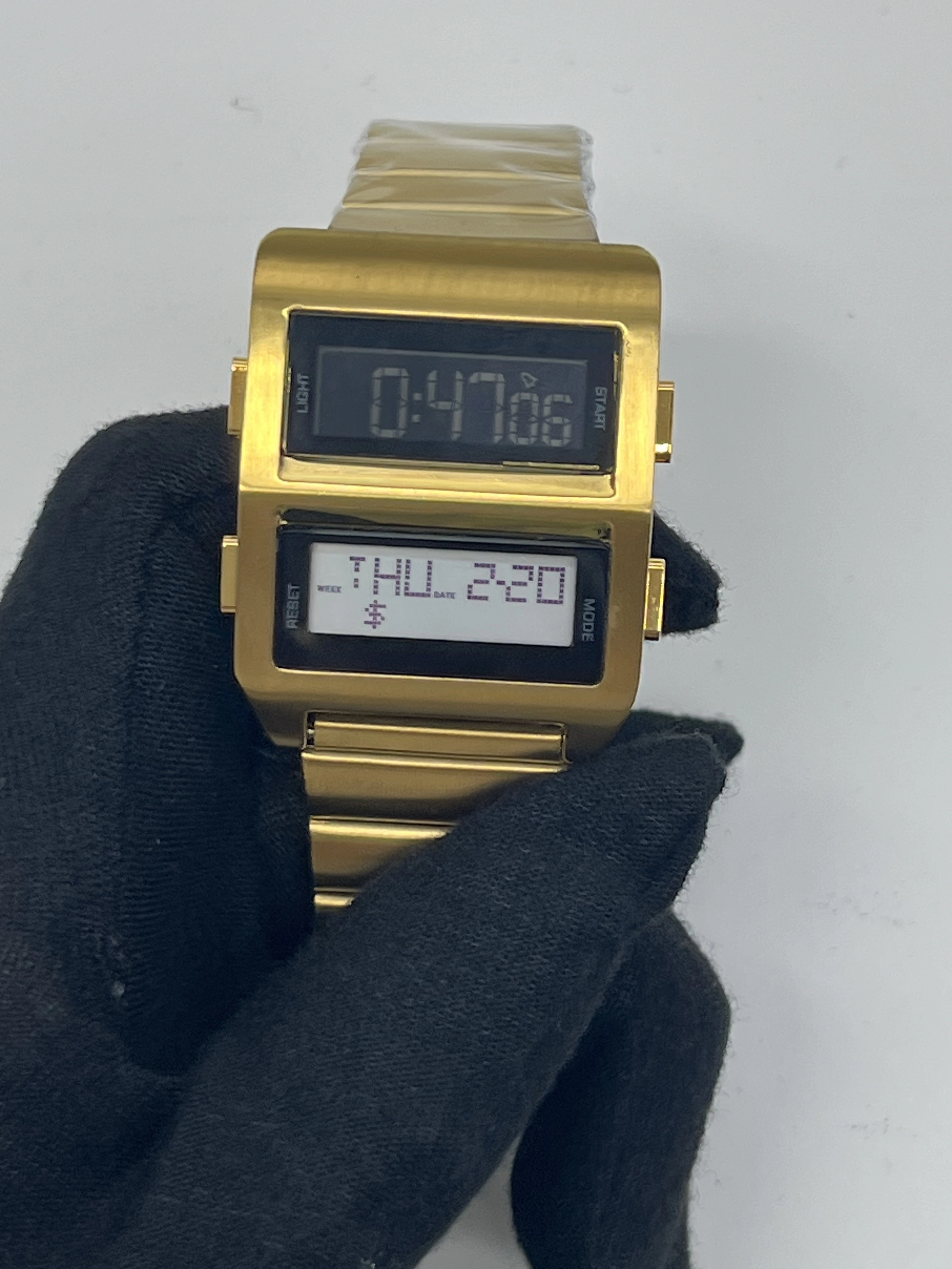Montres électroniques pour hommes femmes Couple Vintage années 70 Style rétro-futuriste mode Led mon