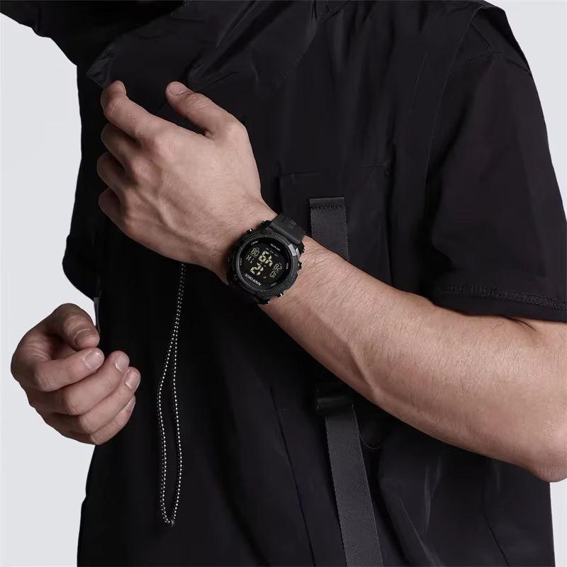 NAVIFORCE NF7104 Montre électronique numérique LCD décontractée avec alarme de date et de semaine po