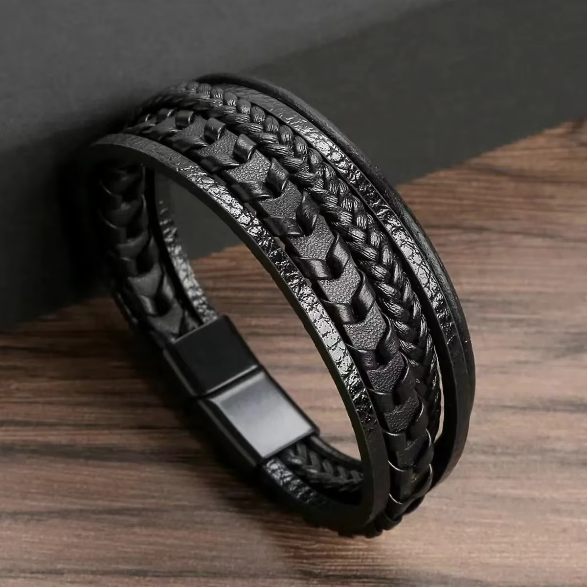 Bracelet tressé en cuir vintage superposé, classique, fait main, avec fermoir magnétique en alliage,