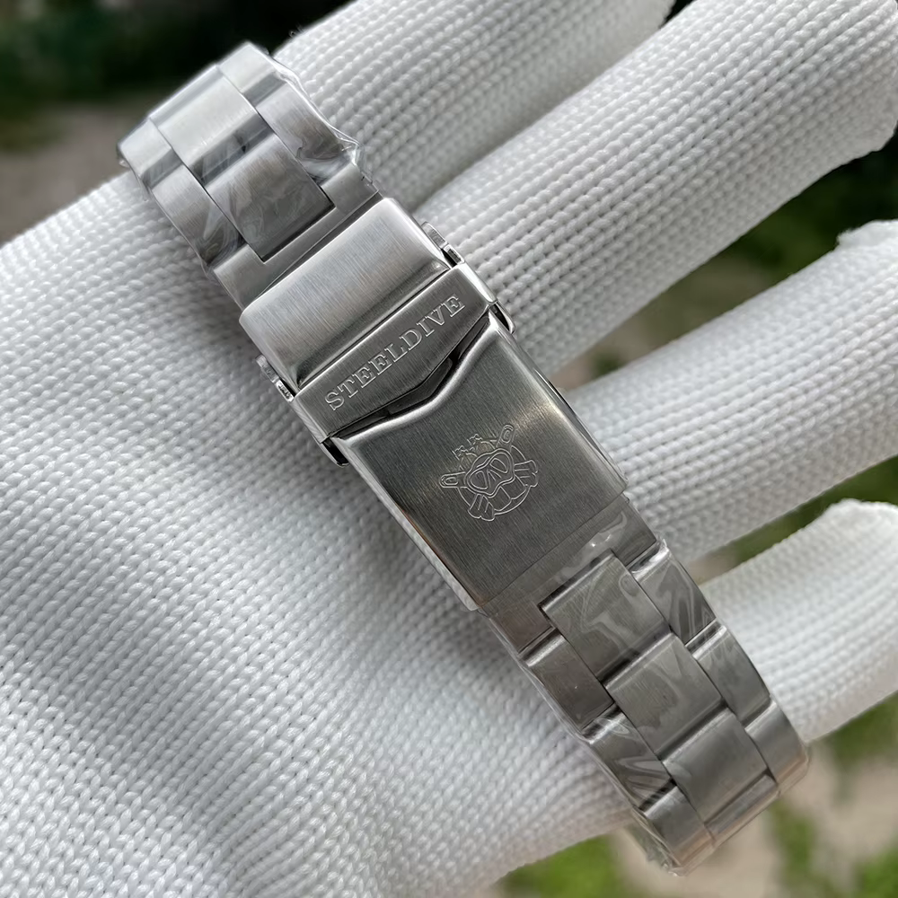 Montre de plongée pour homme SD1970 Steeldive, cadran Sunray, bracelet à fermoir fraisé, boîtier de