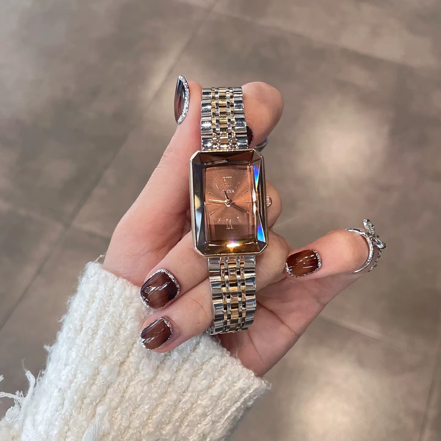 Montre rétro CILOA pour femme, montre de luxe légère, art de niche, montre haut de gamme pour femme,