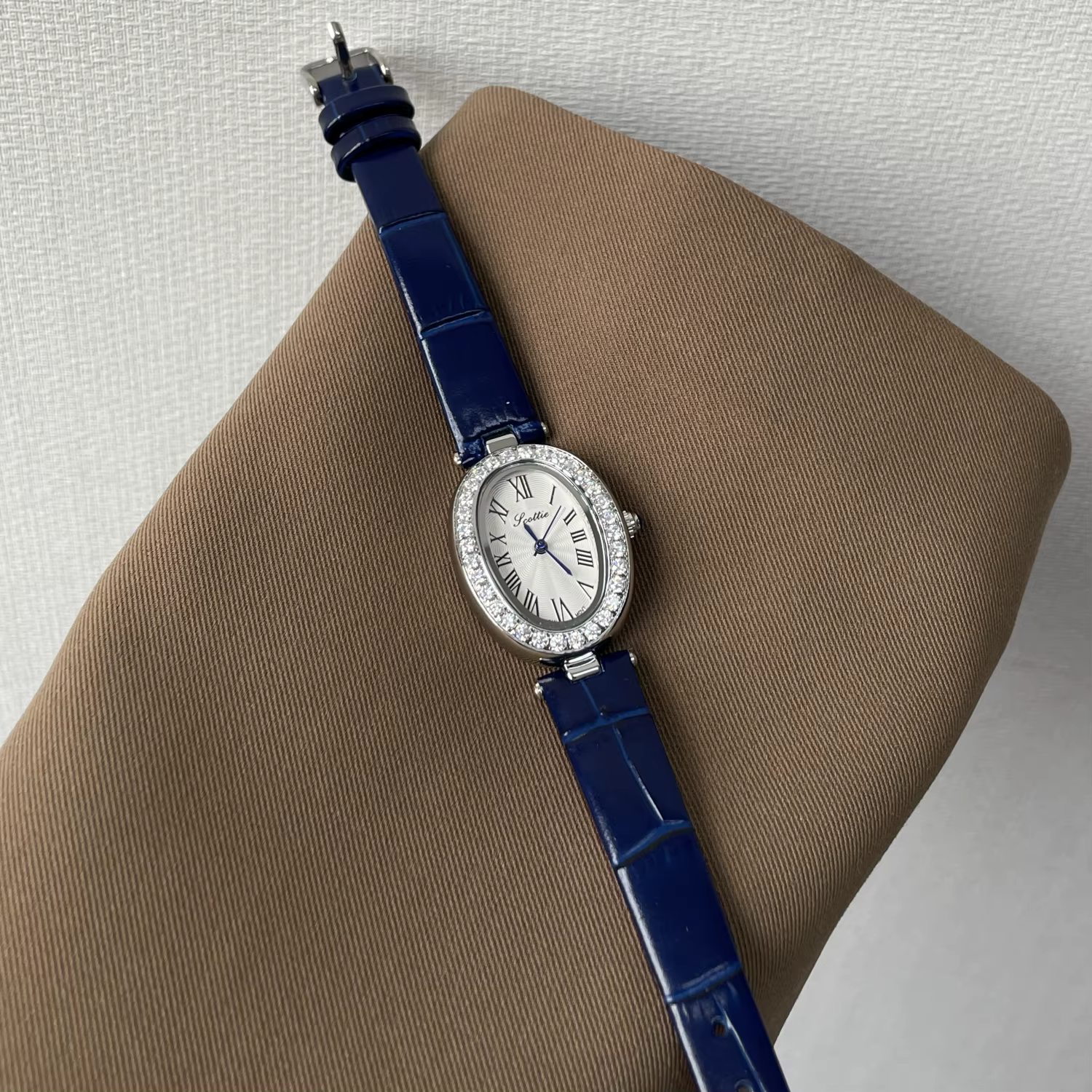 Montre-bracelet élégante pour femme, montre artistique pour femme, montre pour femme authentique de 
