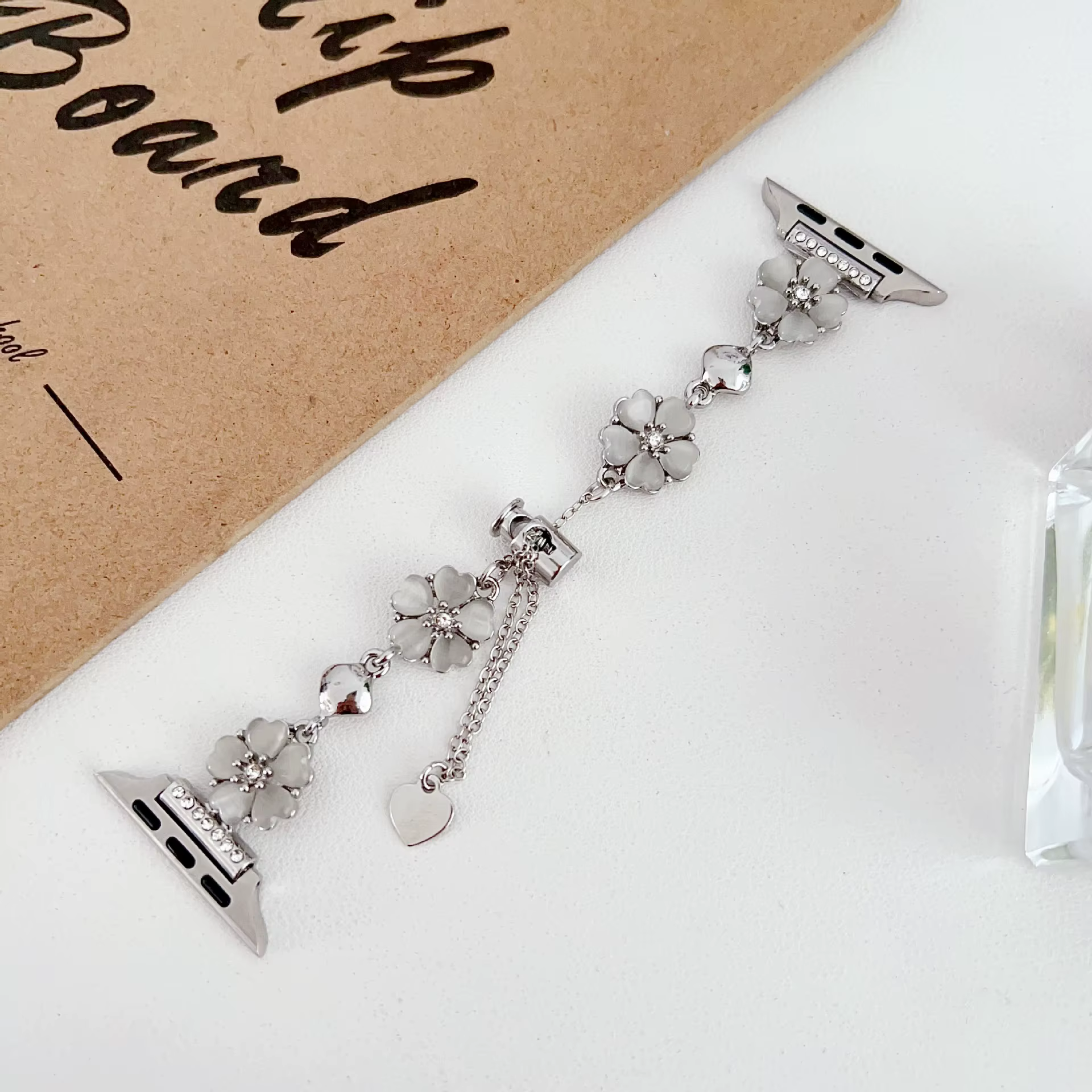 Bracelet fleuri pour Apple Watch, bracelet réglable pour femmes, bracelet élégant pour iWatch S11 10