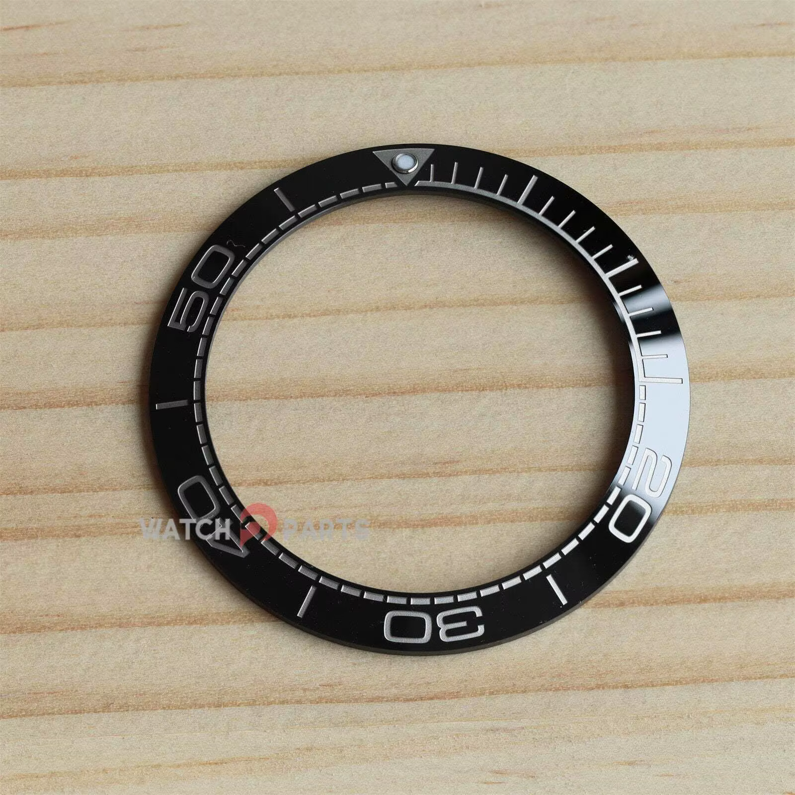 Lunette en Céramique pour Montre Omega, Seam84, Planet Ocean, Co-Axial 600mm, 43.5m