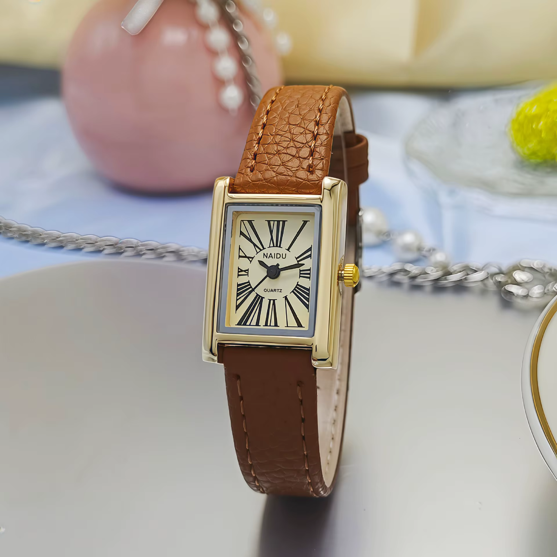 Offre spéciale femmes montre mode bracelet en cuir montres à Quartz de luxe cadran romain fille dame