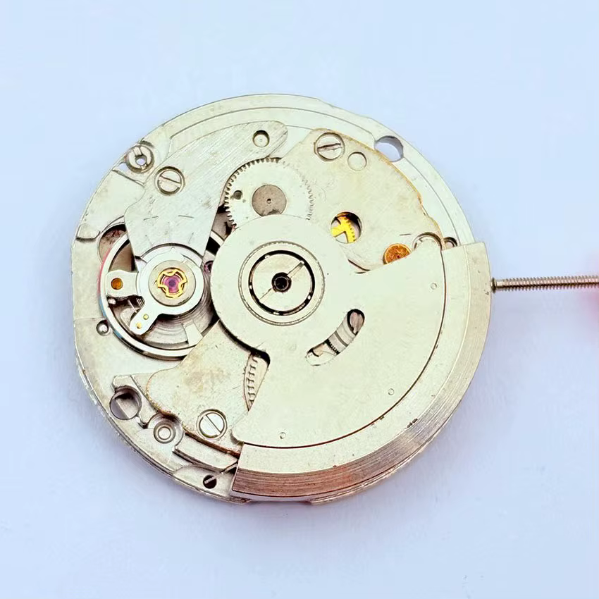 1 pièce d'accessoire de montre, mouvement 7009 ancien, lavé à l'huile, 75% neuf pour usage normal, m