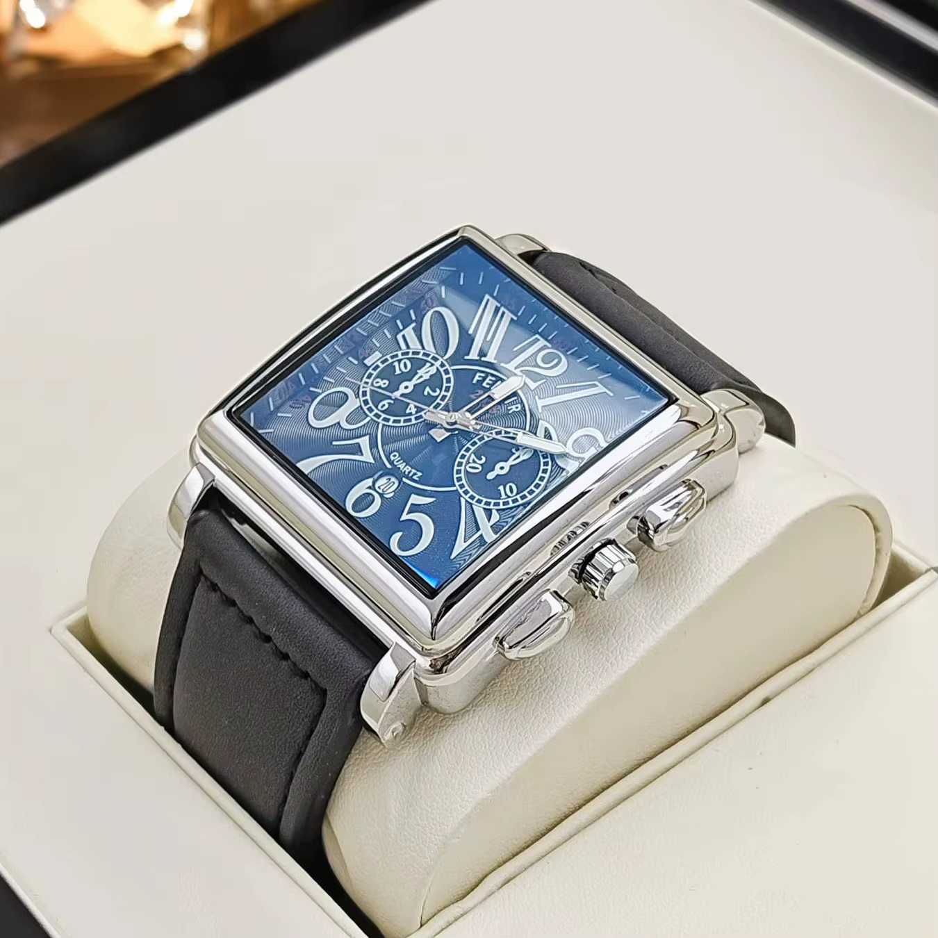 Montre à quartz de luxe pour hommes d'affaires, cadran carré, avec affichage du calendrier, bracelet