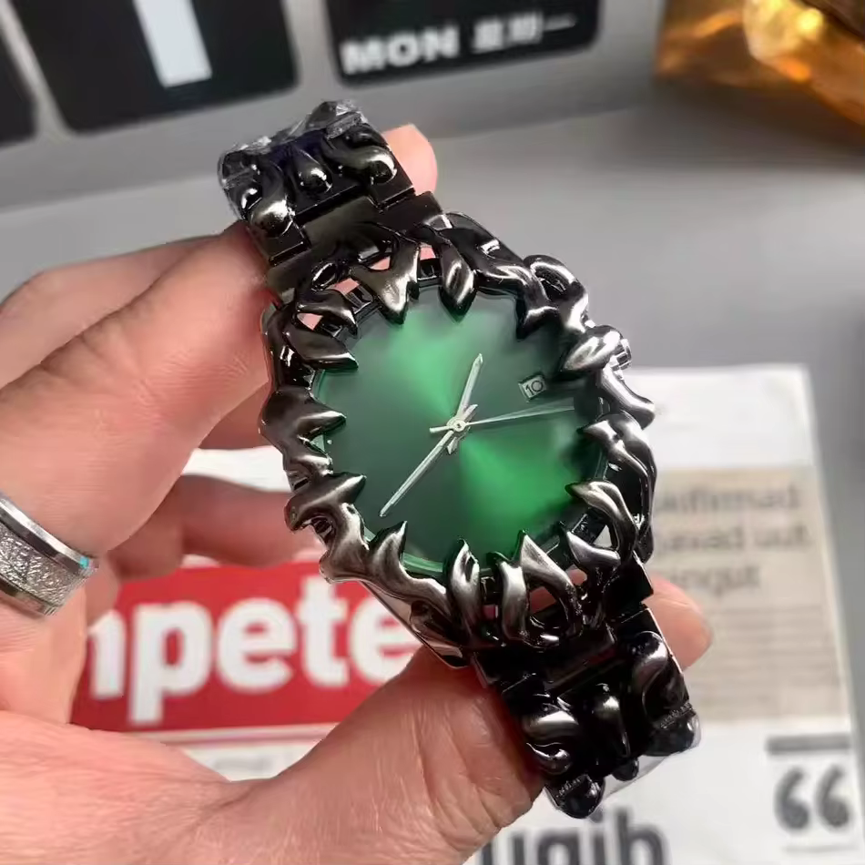Montre-bracelet à quartz vintage pour homme, design flamme, en alliage, style punk, avec date, style