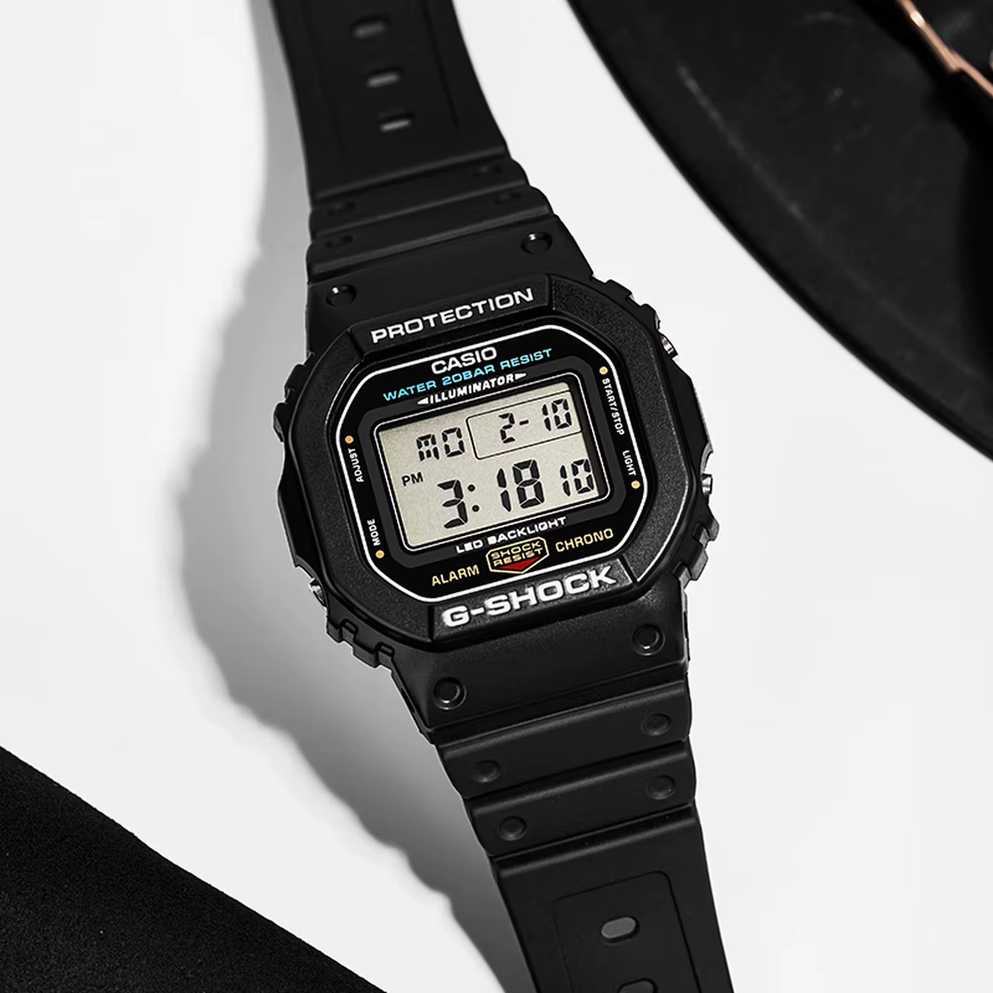 Montre numérique CASIO DW-5600UE