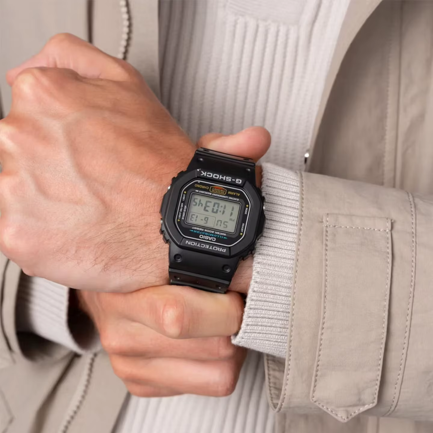 Montre numérique CASIO DW-5600UE