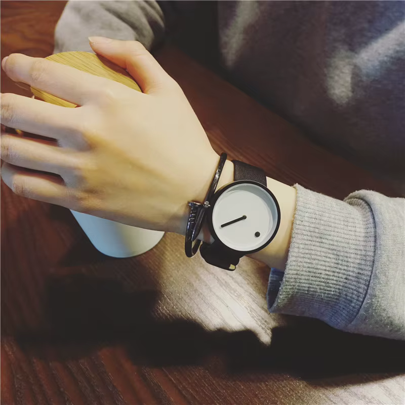 Montres-bracelets en cuir de style minimaliste pour hommes