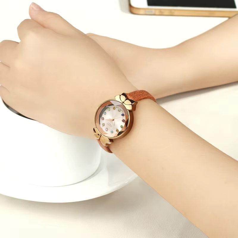 Petite montre à quartz en cuir véritable pour femme