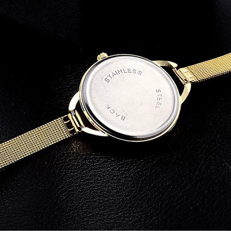 Offre spéciale de luxe femmes montres de mode montre en or