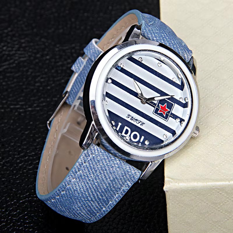 Montre à quartz décontractée en cuir pour femme