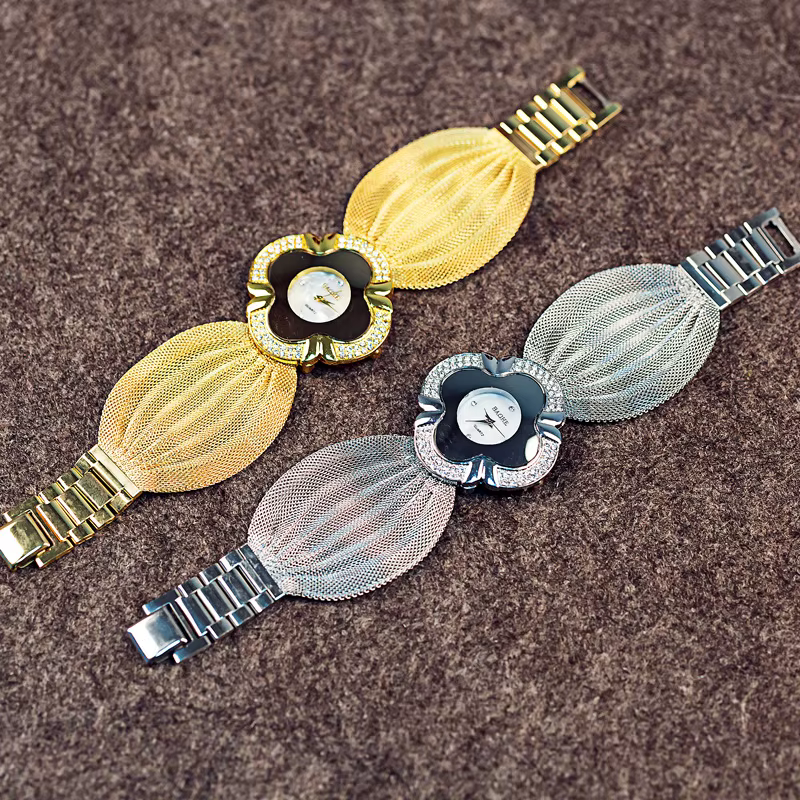 Montre-bracelet en maille pour femme