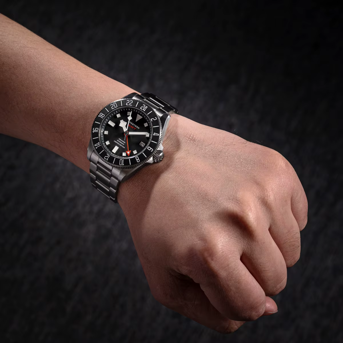 Montre de plongée en titane pour hommes