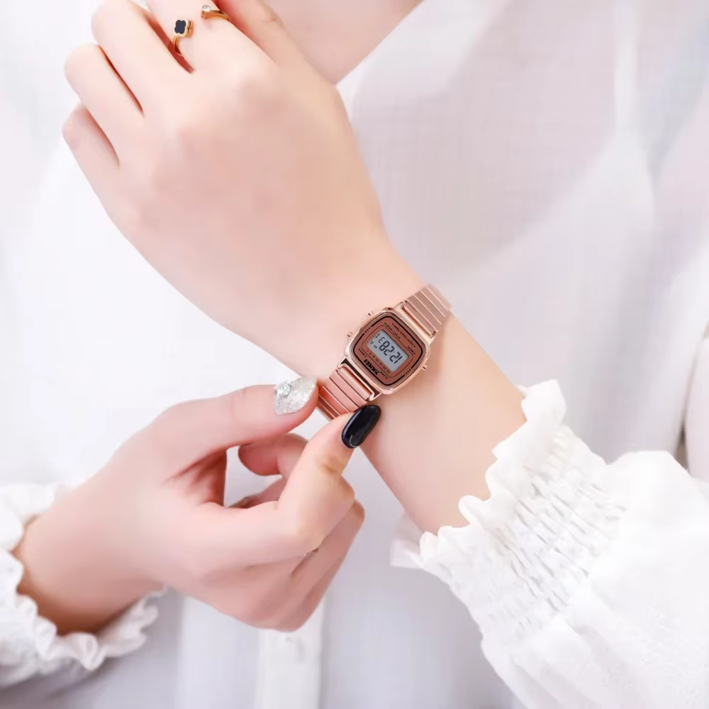 Montre numérique étanche à petit cadran pour femme