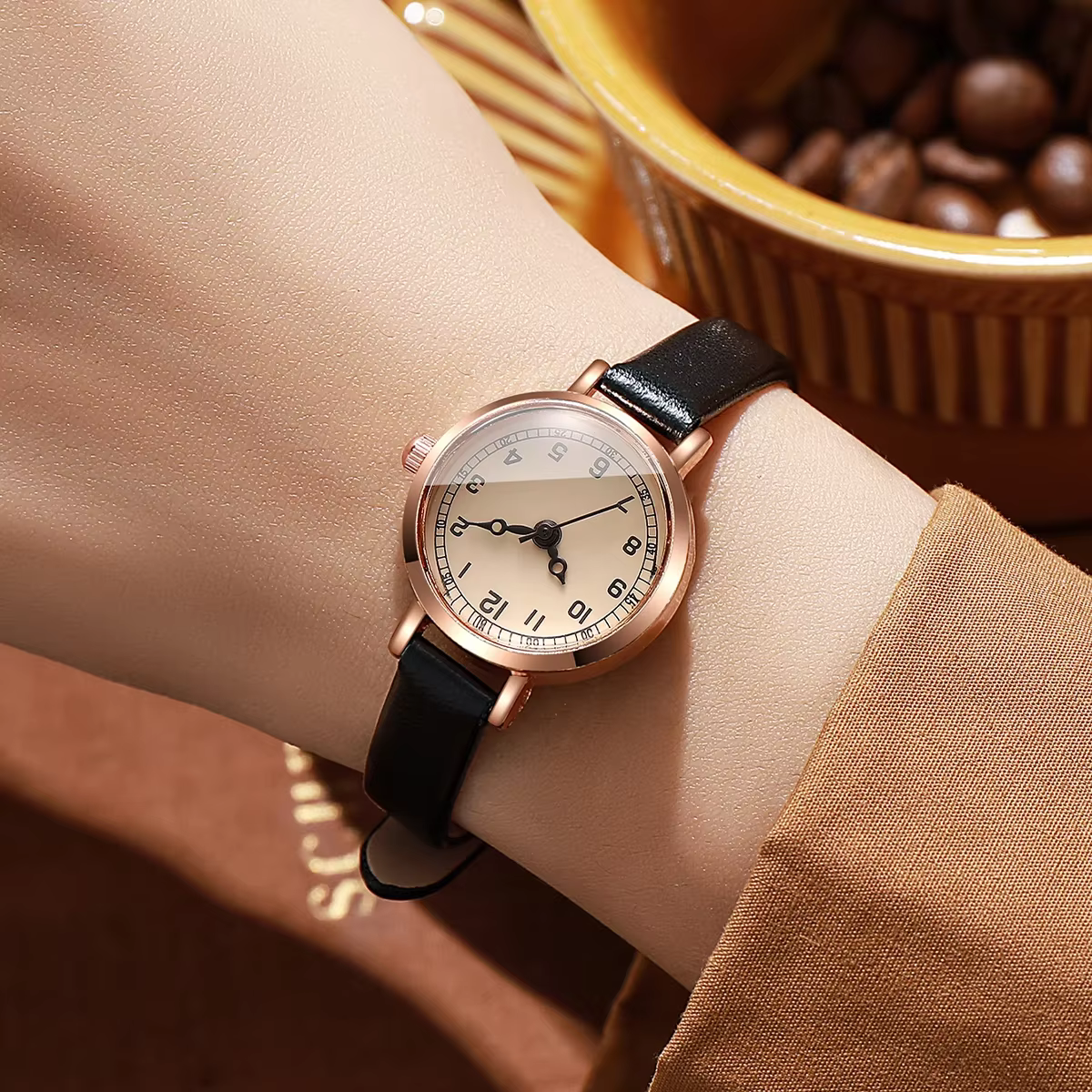 Mode petites femmes montres élégant Ultra-mince bracelet en cuir dames Quartz montre-bracelet Reloj Mujer filles horloge cadeau