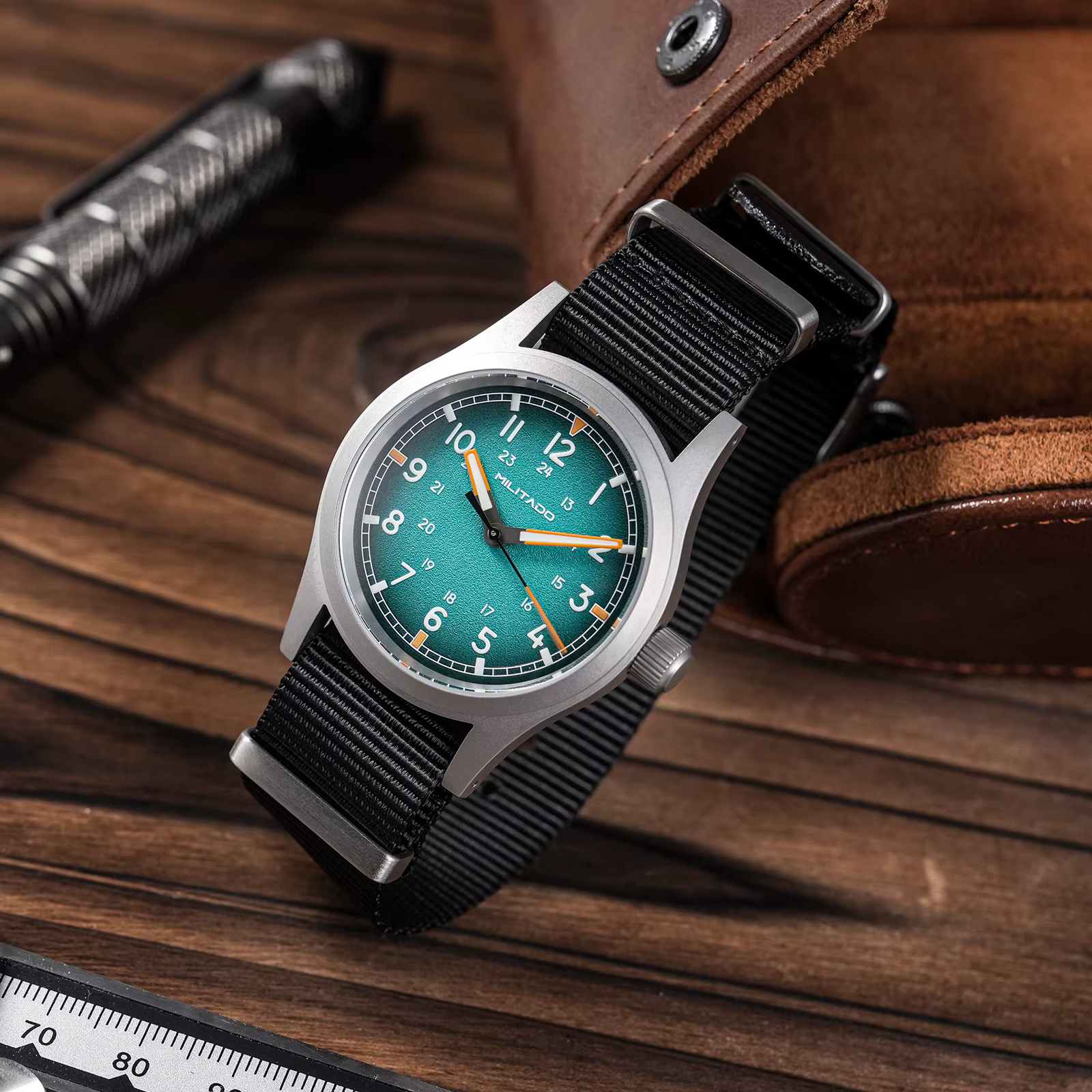 Montre de terrain ML24 pour homme