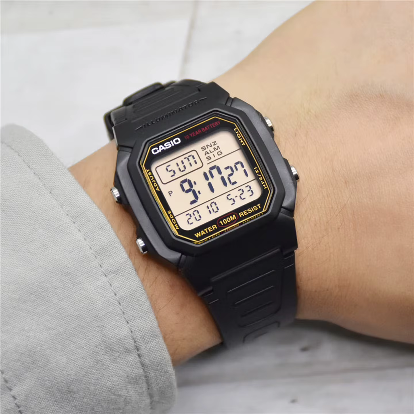 Casio W800HG | Montre numérique pour homme | Résistance à l'eau de 100 mètres | Chronomètre 100 secondes | Calendrier