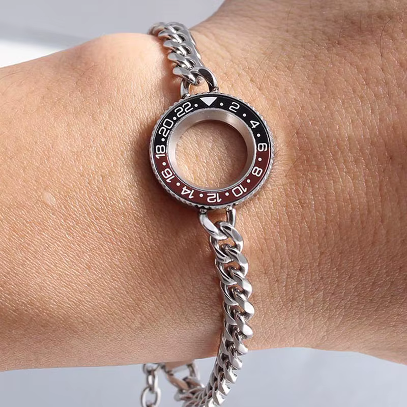 Montres avec tachymètre, lunette GMT et bracelet chaîne Cuba