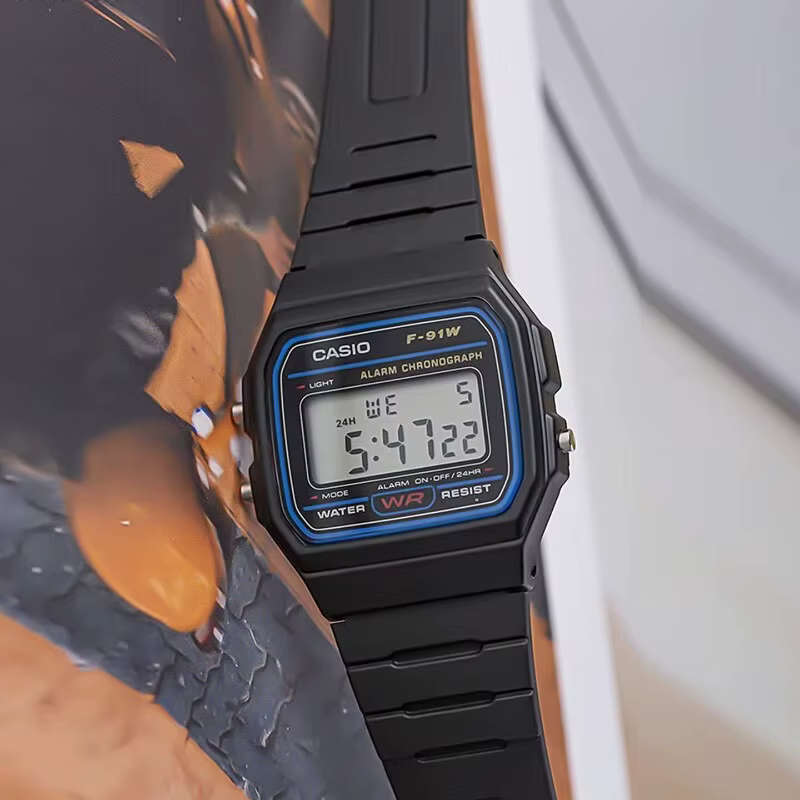 Montre carrée tendance et polyvalente Casio F-91W-1