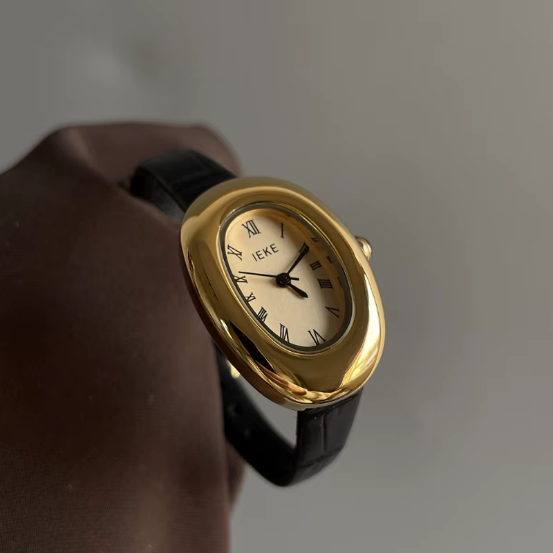 Montre ovale pour femmes