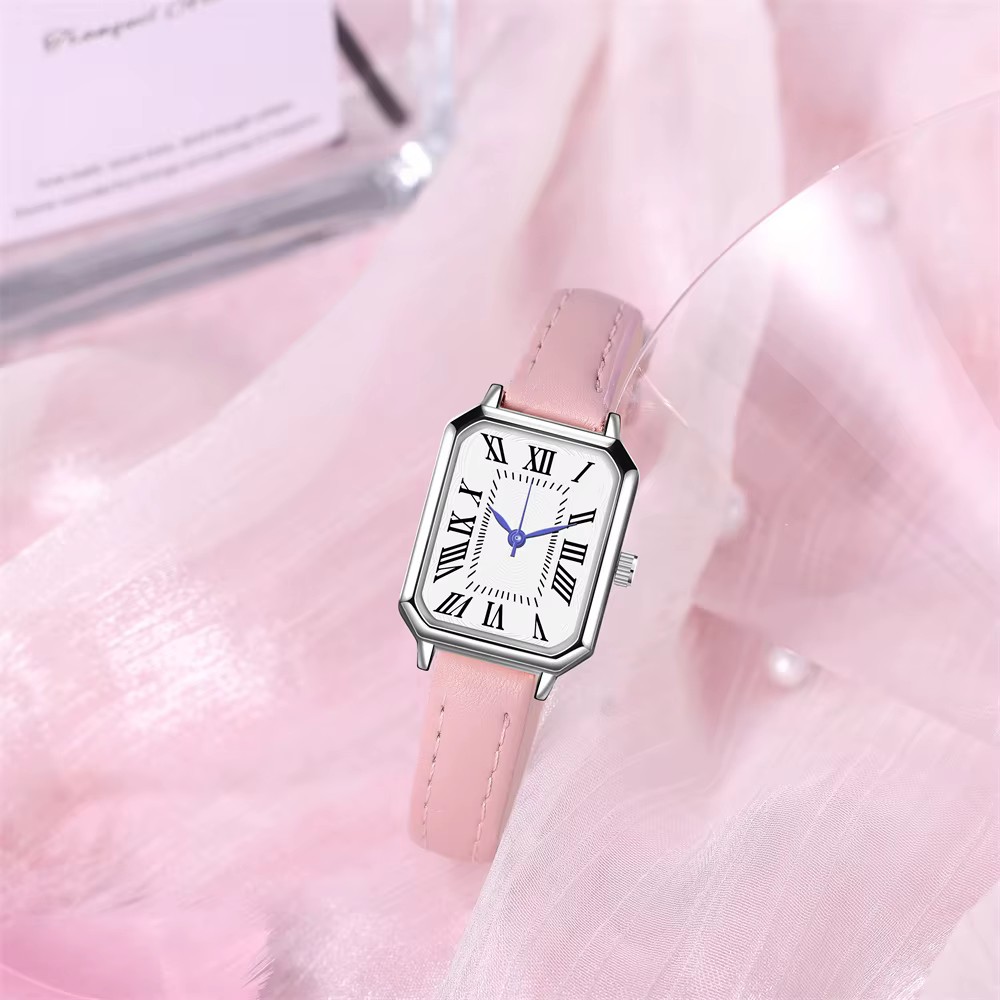 Montre femme carrée, bracelet cuir noir