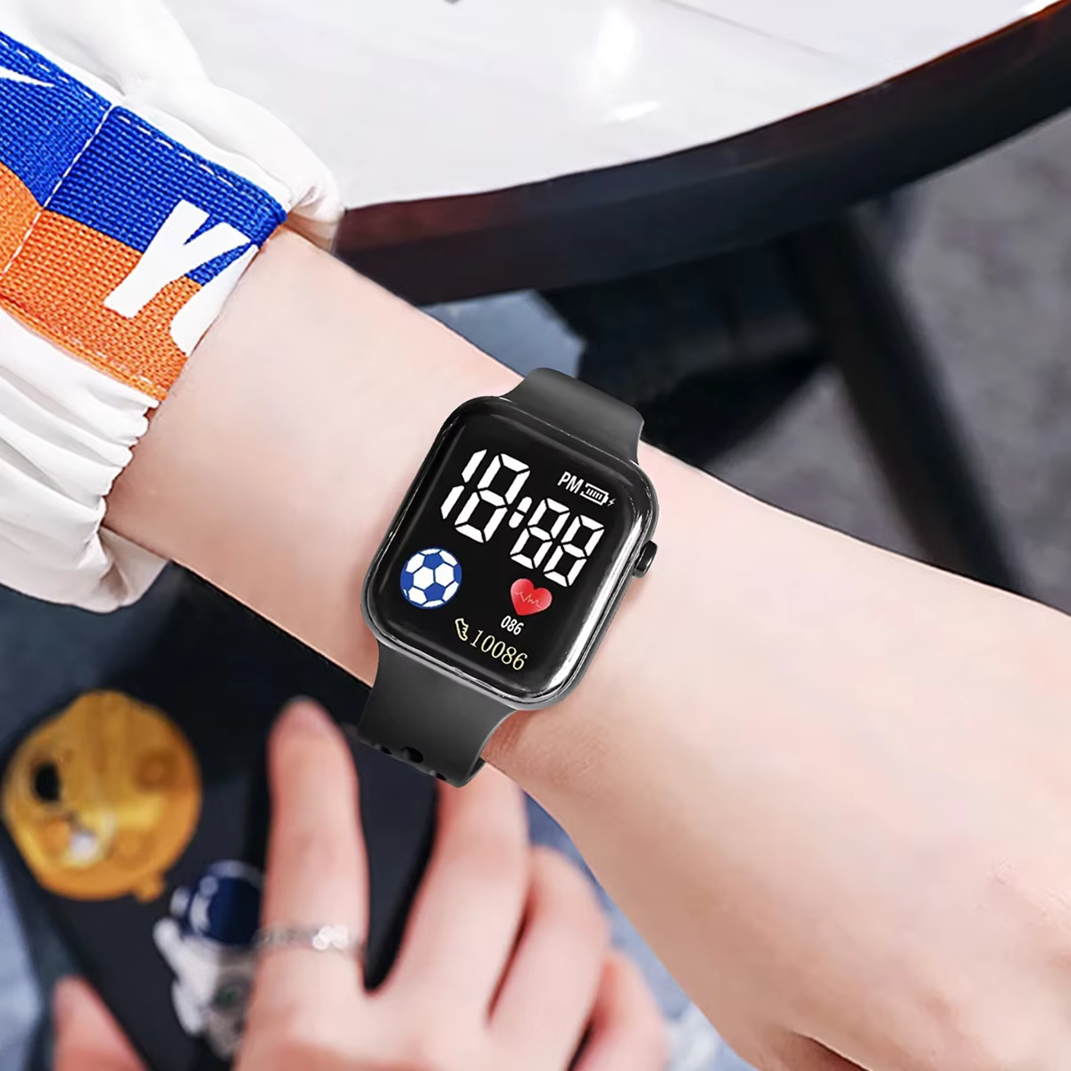 Montres numériques LED pour enfants et adultes
