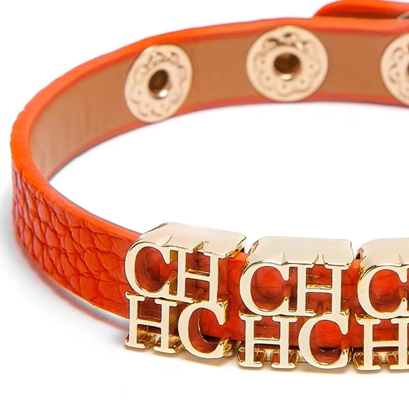Bracelet en cuir avec étiquette alphabet