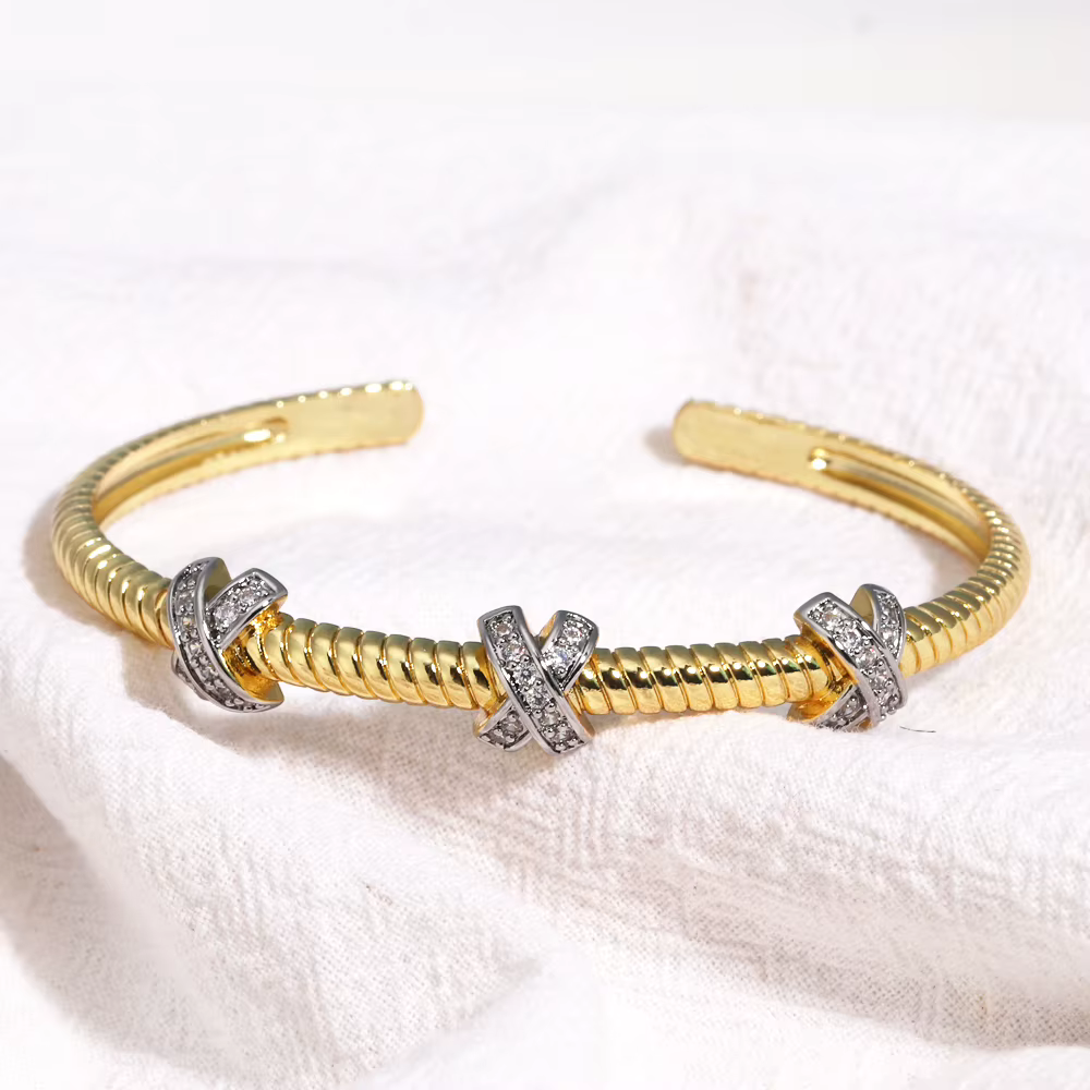 Bracelet ouvert de luxe en Zircon brillant pour femmes, en acier inoxydable exquis, Design X, bijoux cadeau de fête de mariage
