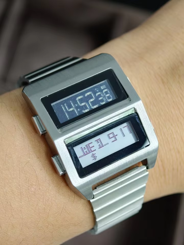Montres électroniques pour hommes femmes Couple Vintage années 70 Style rétro-futuriste mode Led