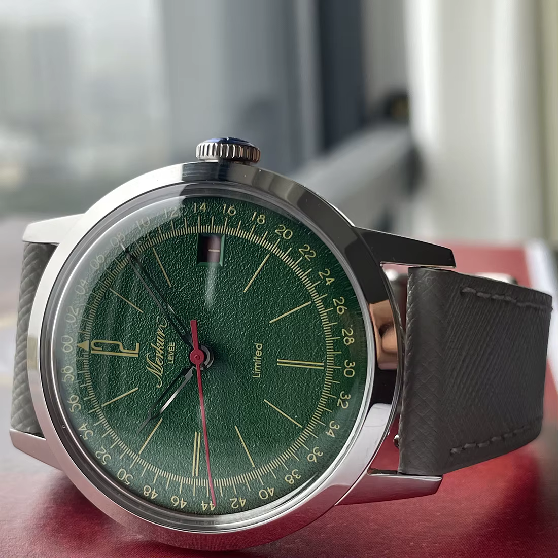 Montre mécanique à remontage manuel pour homme