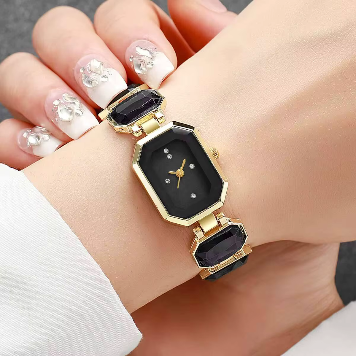 Montres élégantes pour femmes