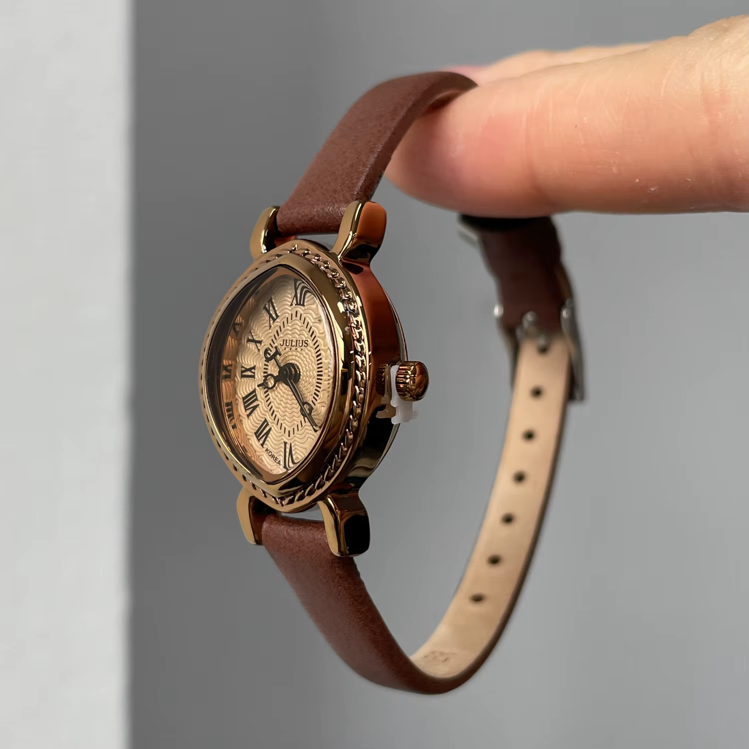 Montre inhabituelle d'art de luxe