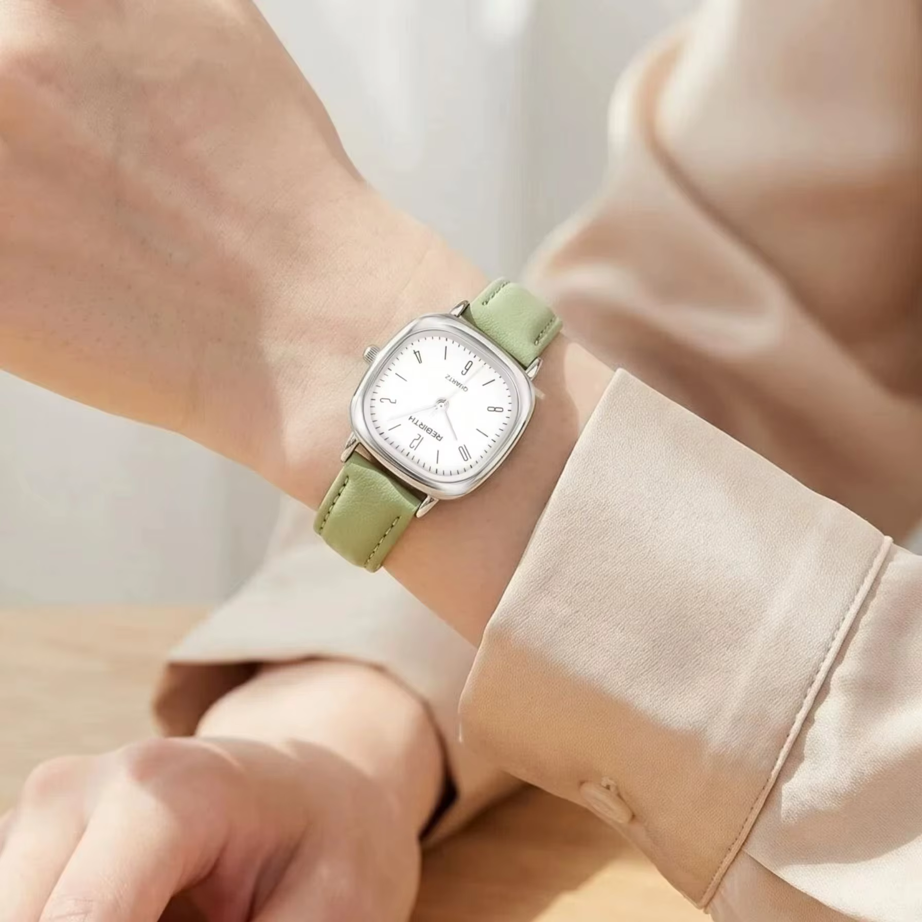 Montre à quartz à cadran romain