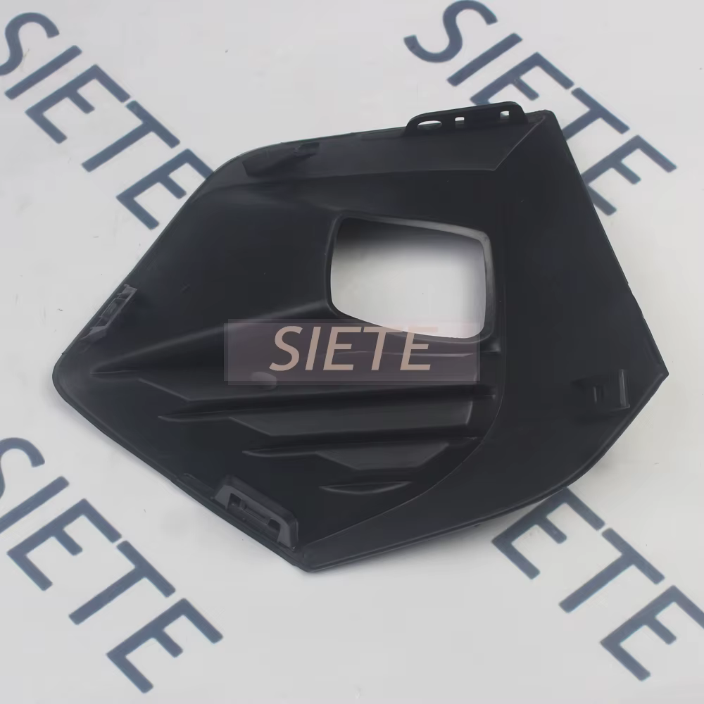 Une paire de calandre de pare-chocs avant pour Peugeot 2008 16683820XT 16683923XY 168464289V