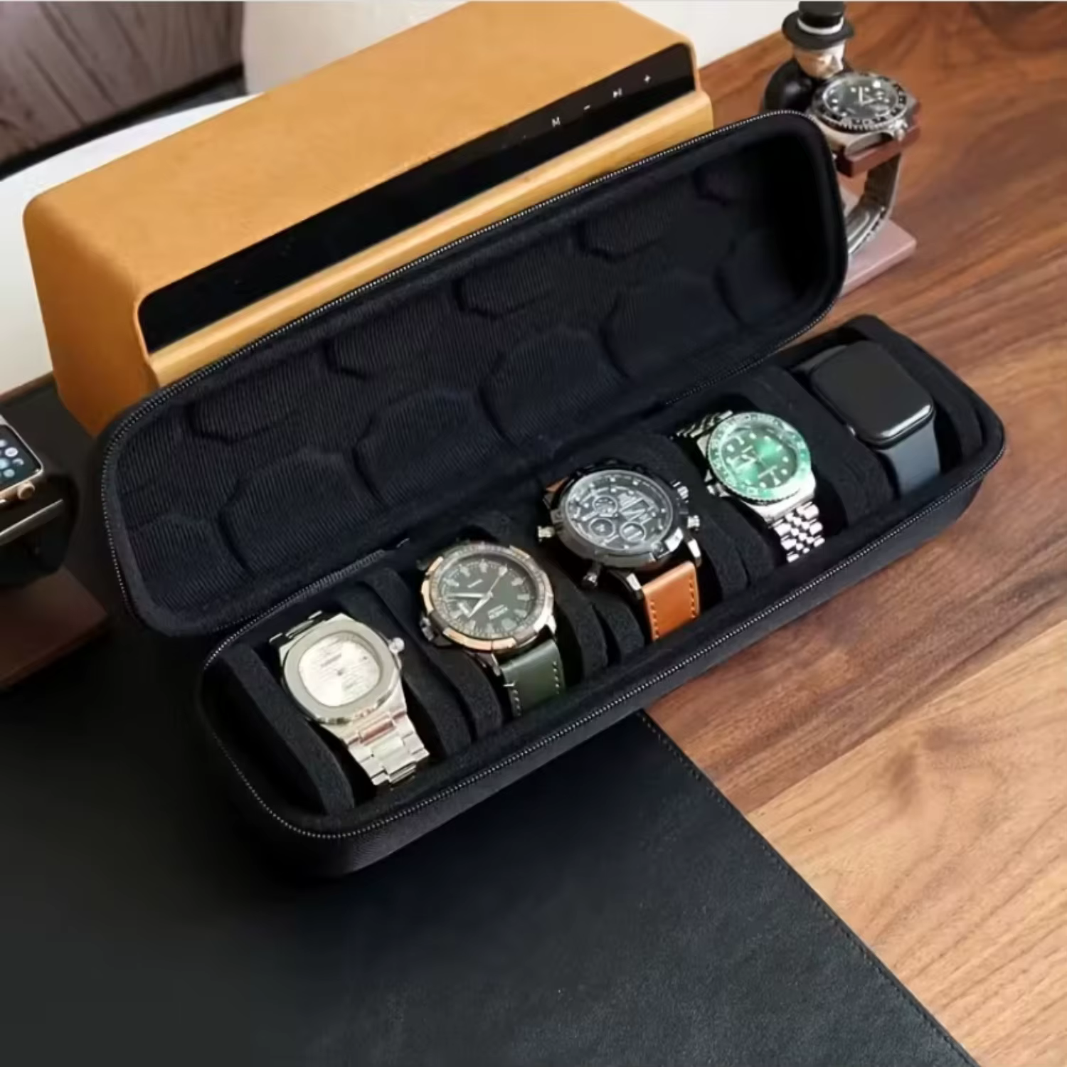 1 boîtier de montre à 5 emplacements | Organisateur de voyage à coque rigide avec insert d'oreiller - Prêt cadeau (noir)