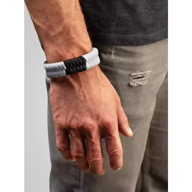 Bracelet paracorde tressé à boucle réglable en forme de U