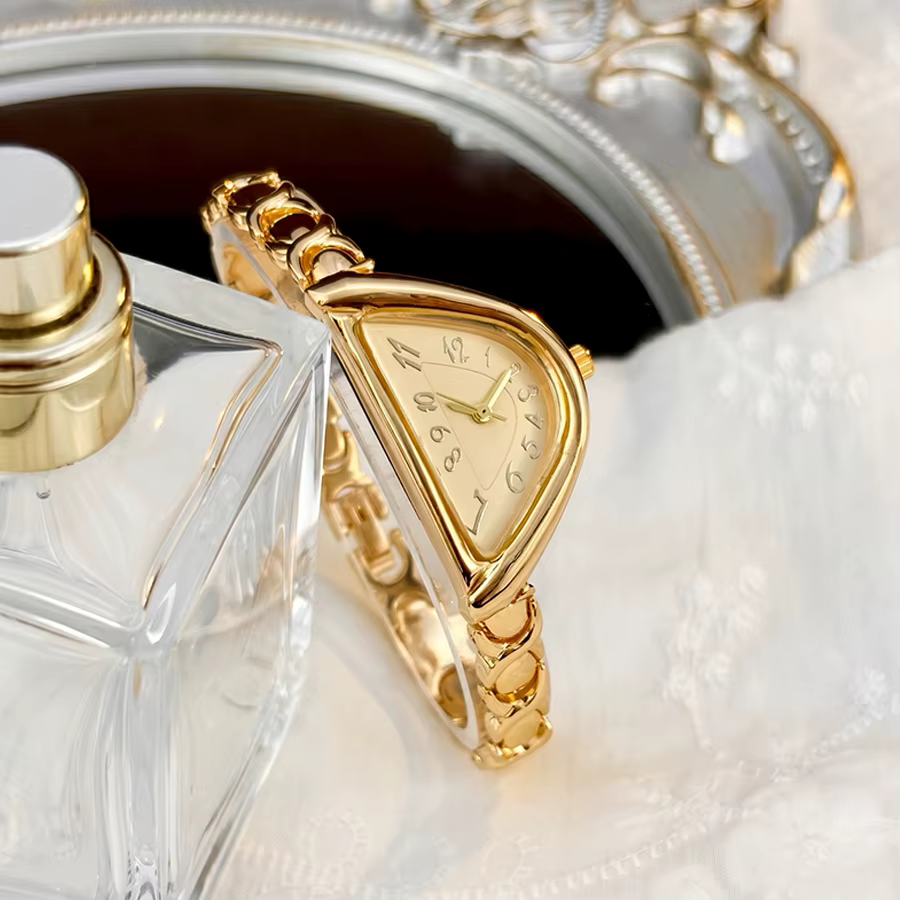 Montre pour femmes – Cadran en forme d'harpe
