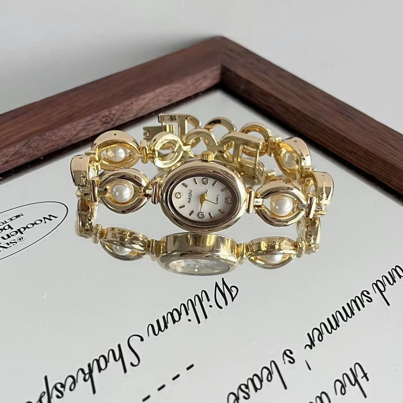 Nouvelle offre spéciale ovale belles dames Vintage montres pour femme fille étudiant mignon élégant petites femmes
