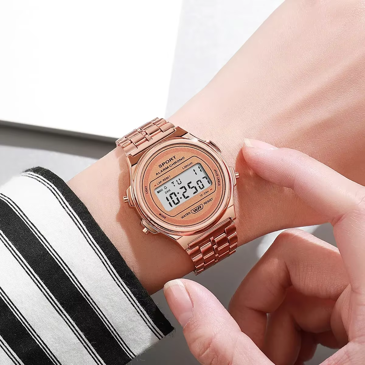 Montre électronique LED pour femmes, décontractée