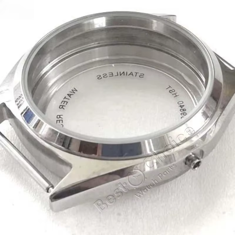 Boîtier en acier pour mouvement 8200