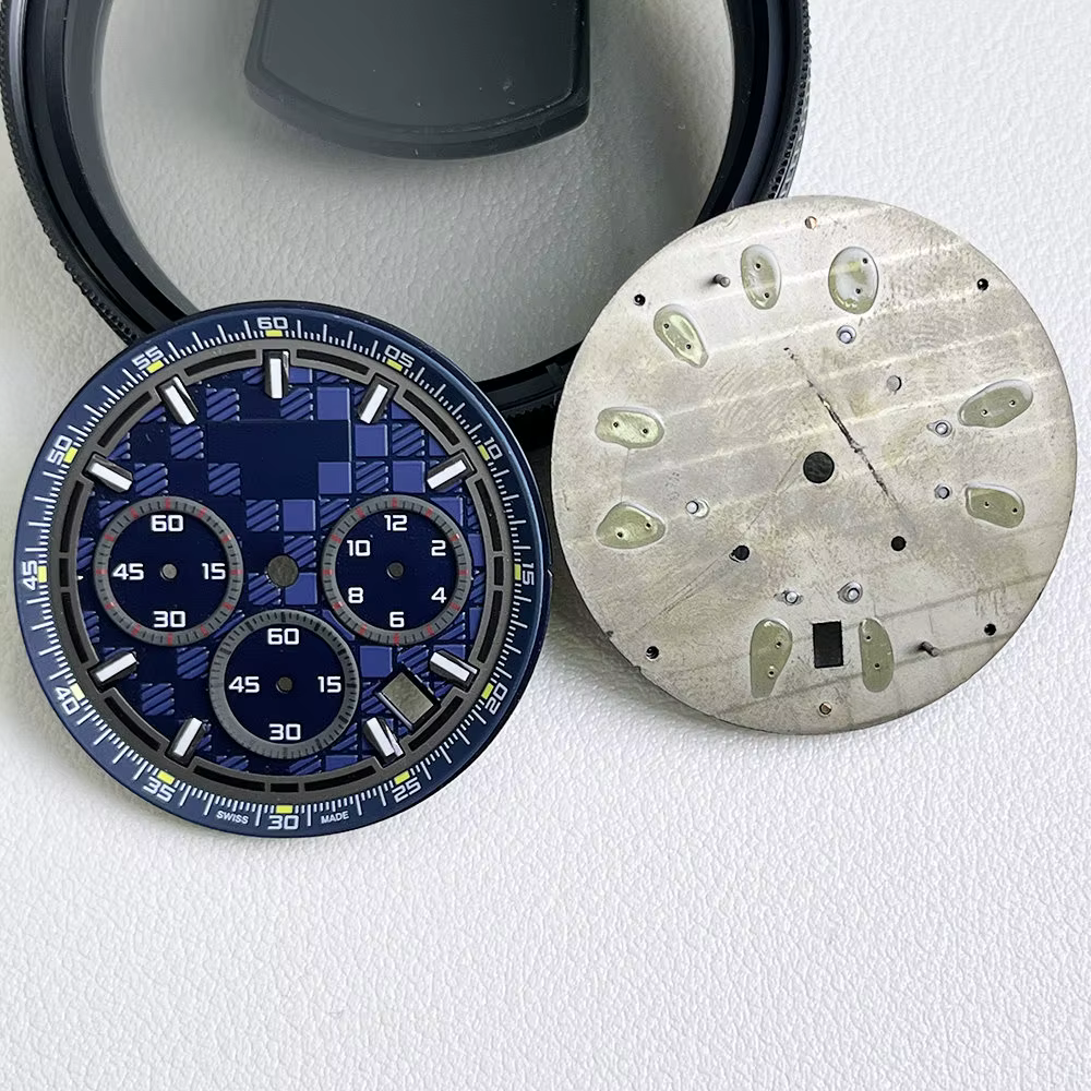 Cadran de montre moderne Racer sans logo 35