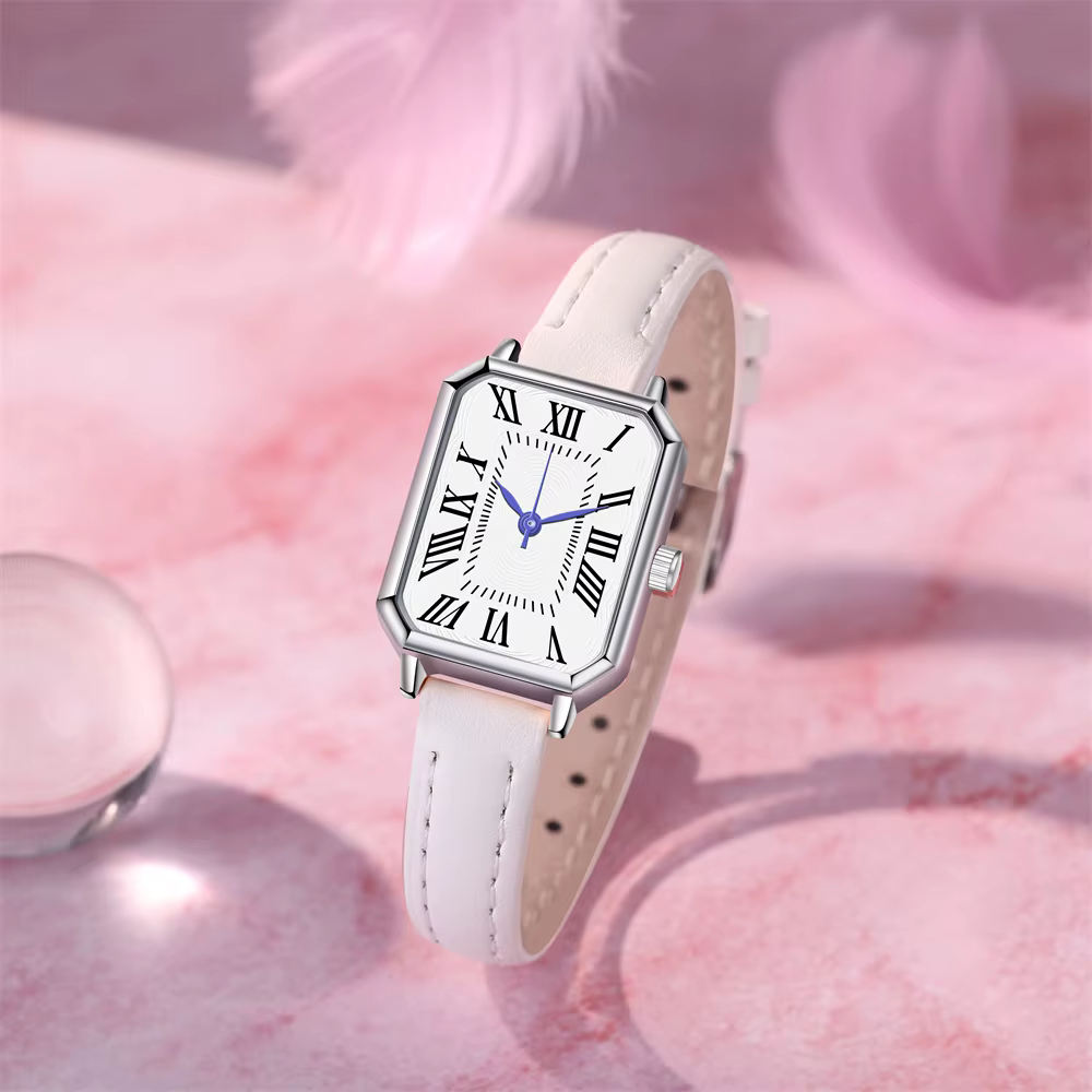 Montre femme carrée, bracelet cuir noir