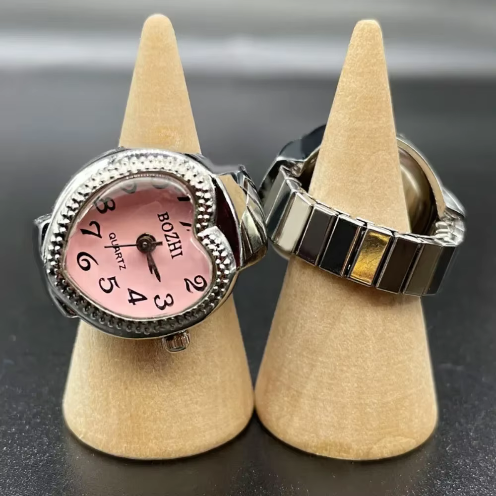 Montre à doigt en forme de cœur